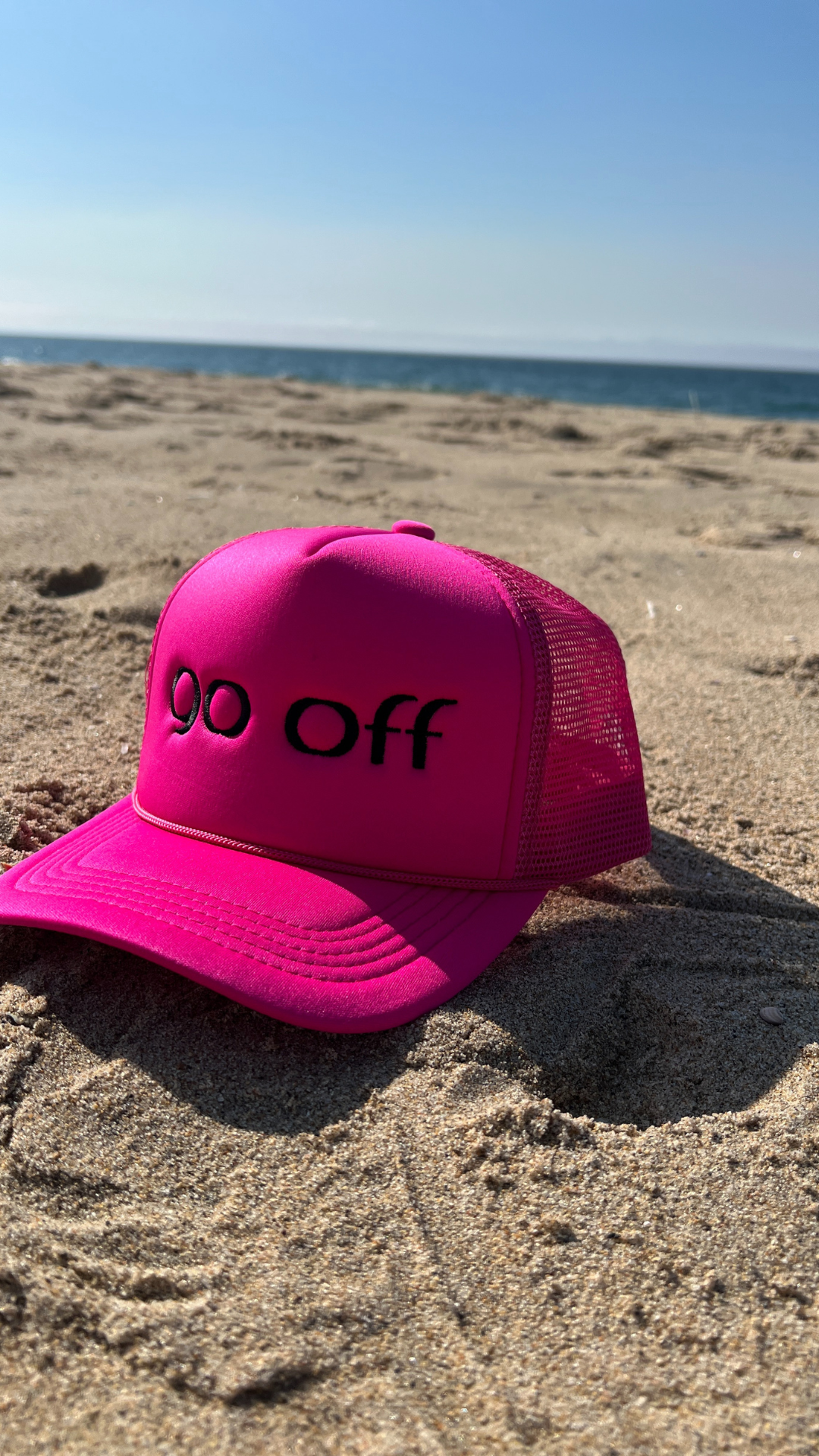 GO OFF LOGO TRUCKER HAT- PINK