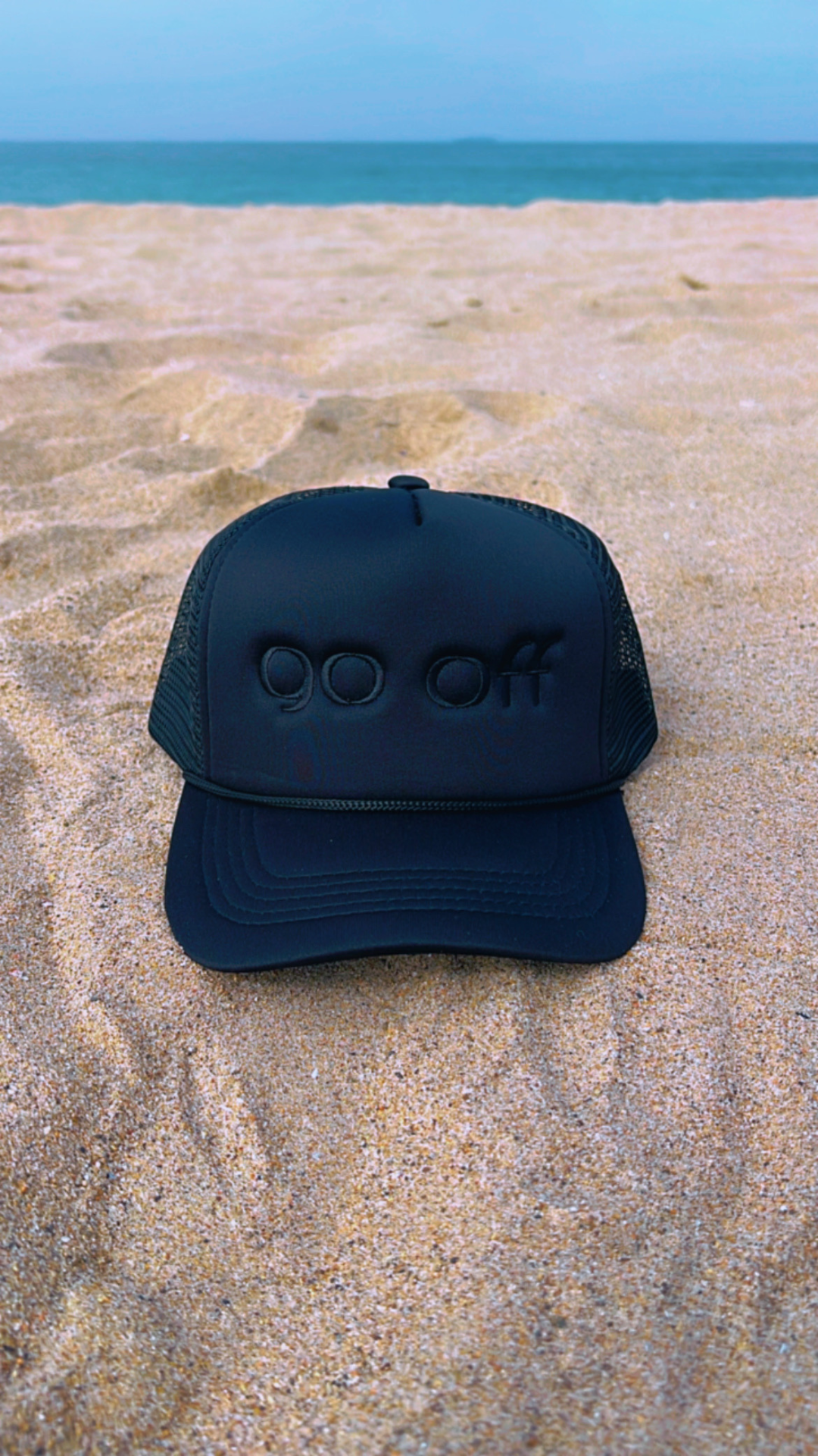 GO OFF LOGO TRUCKER HAT